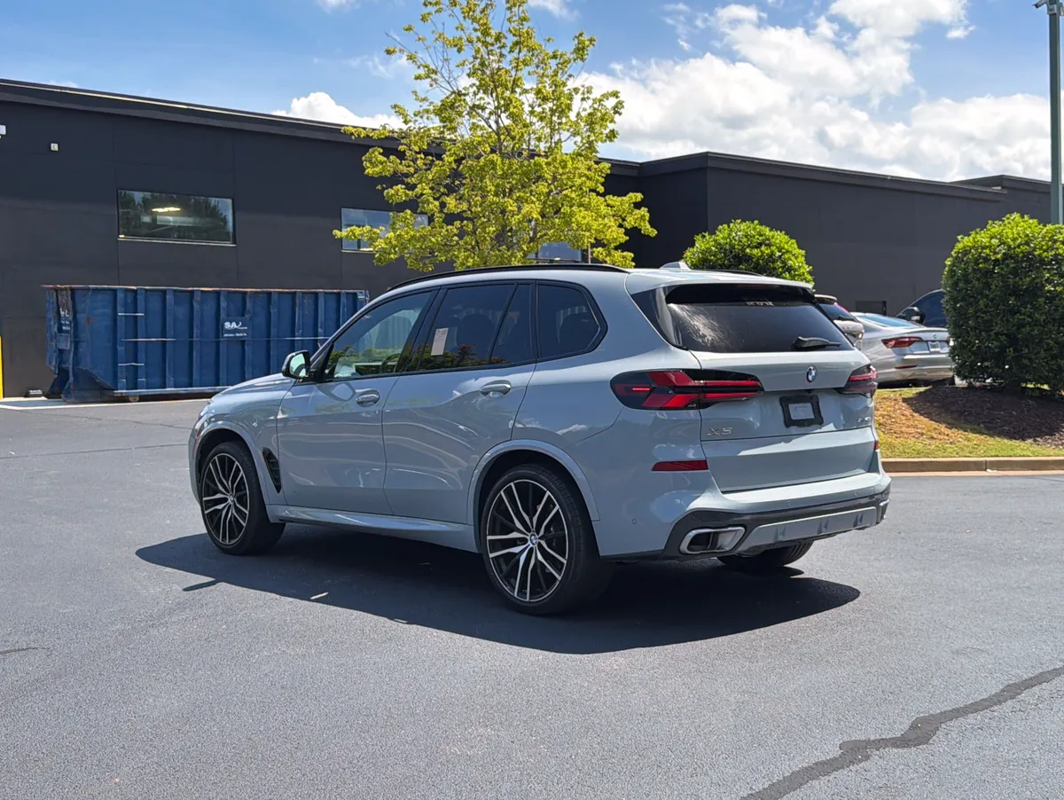 2025 BMW X5 sDrive40i thumbnail 12