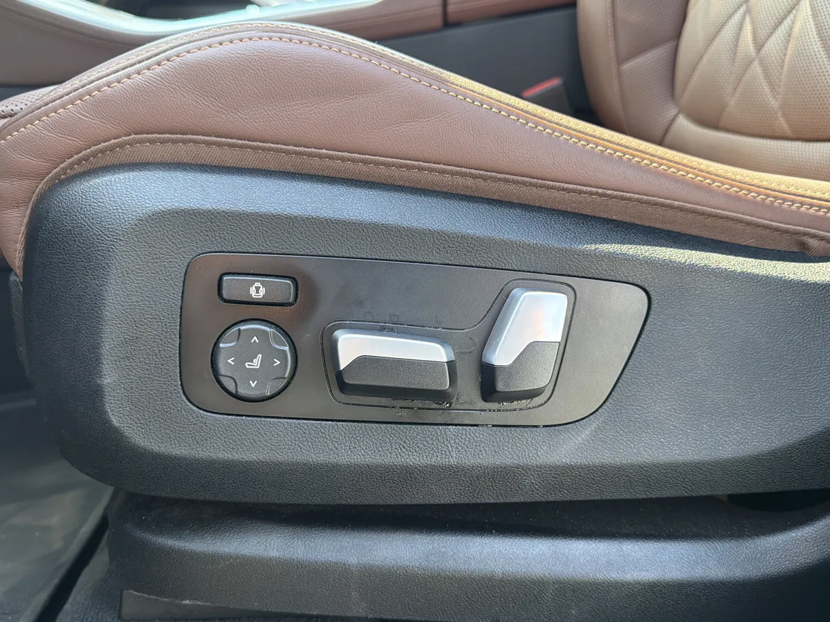 2025 BMW X5 sDrive40i thumbnail 16