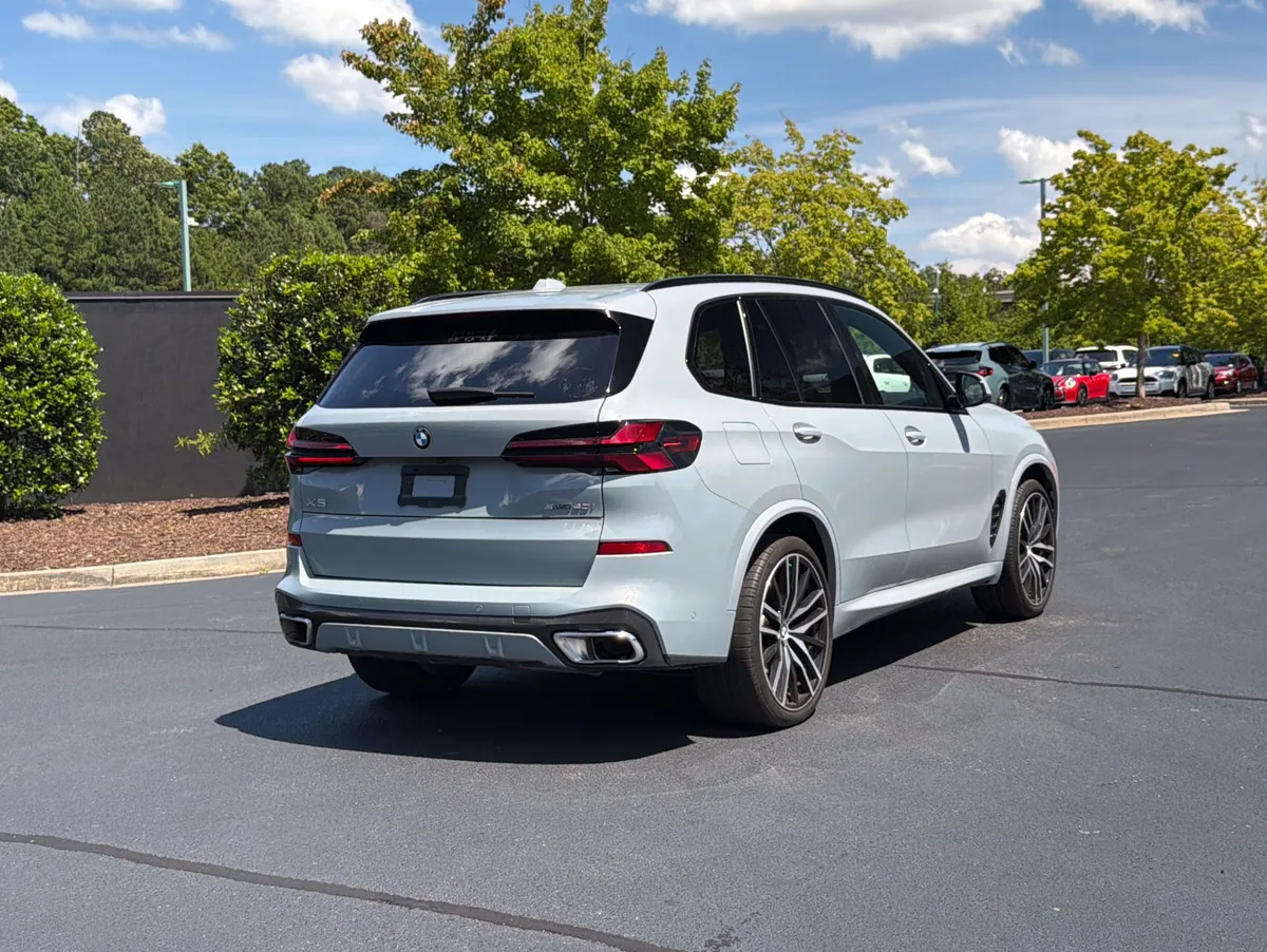2025 BMW X5 sDrive40i thumbnail 2