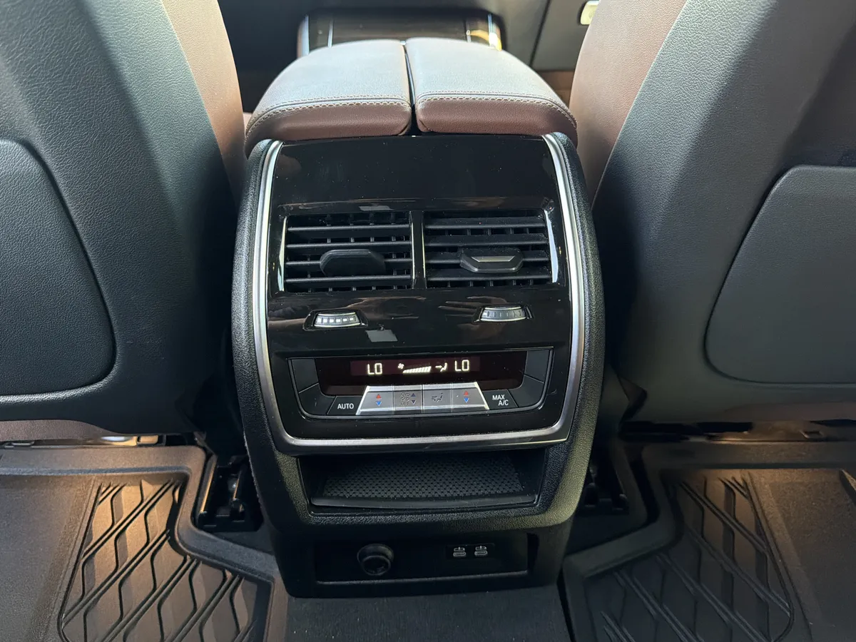 2025 BMW X5 sDrive40i thumbnail 22