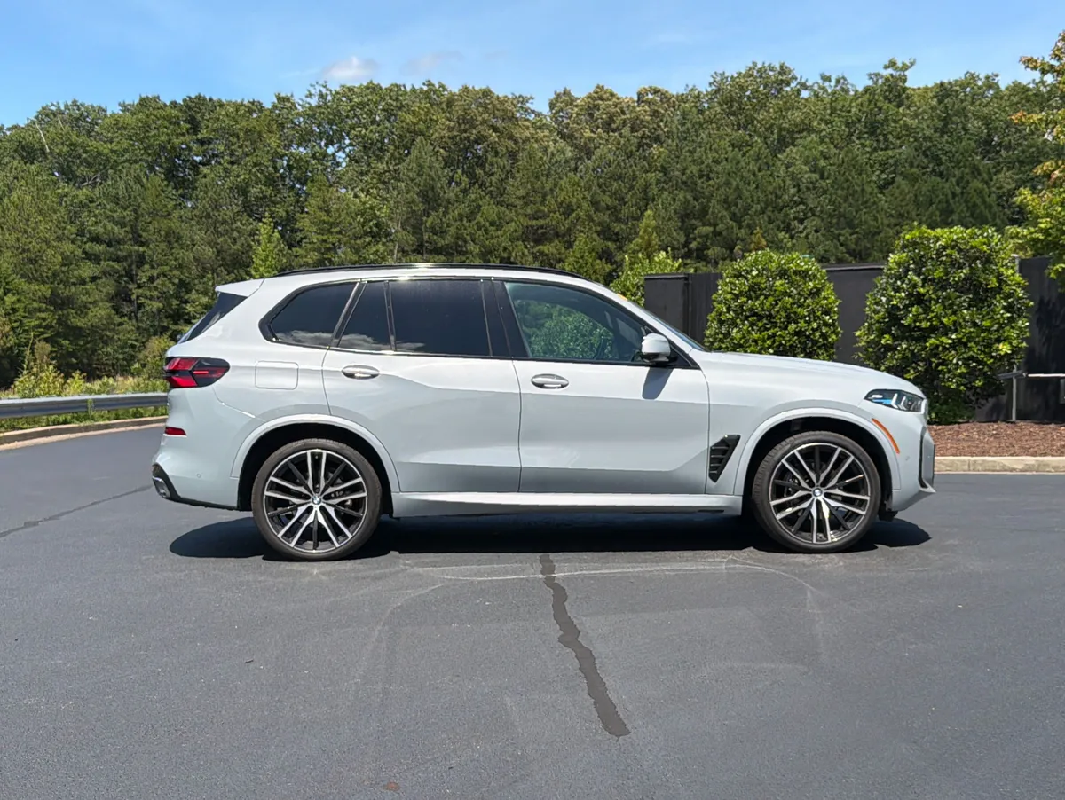 2025 BMW X5 sDrive40i thumbnail 4