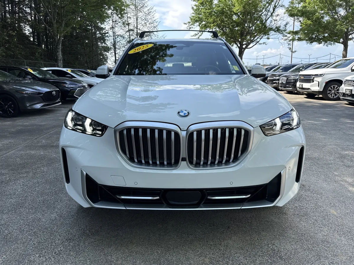 2025 BMW X5 xDrive40i thumbnail 2