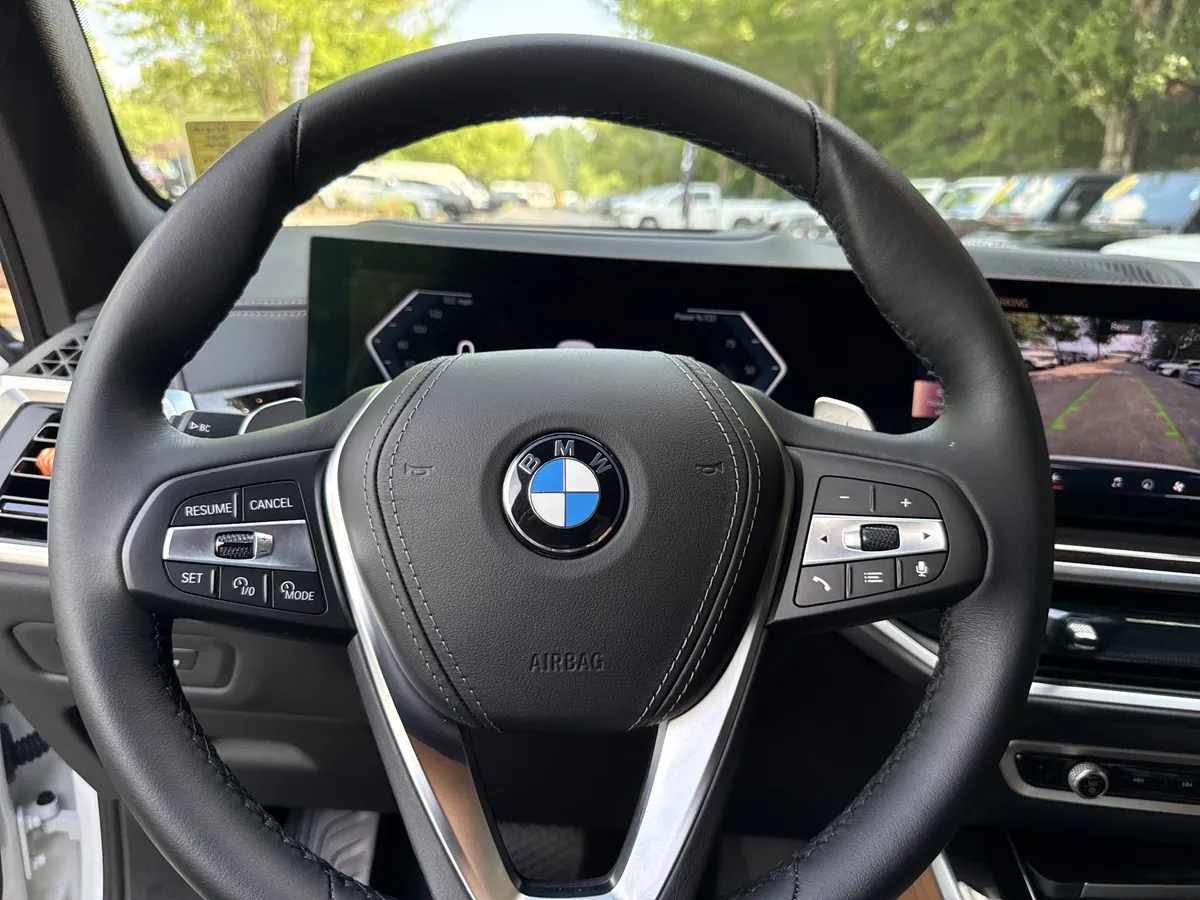 2025 BMW X5 xDrive40i thumbnail 23