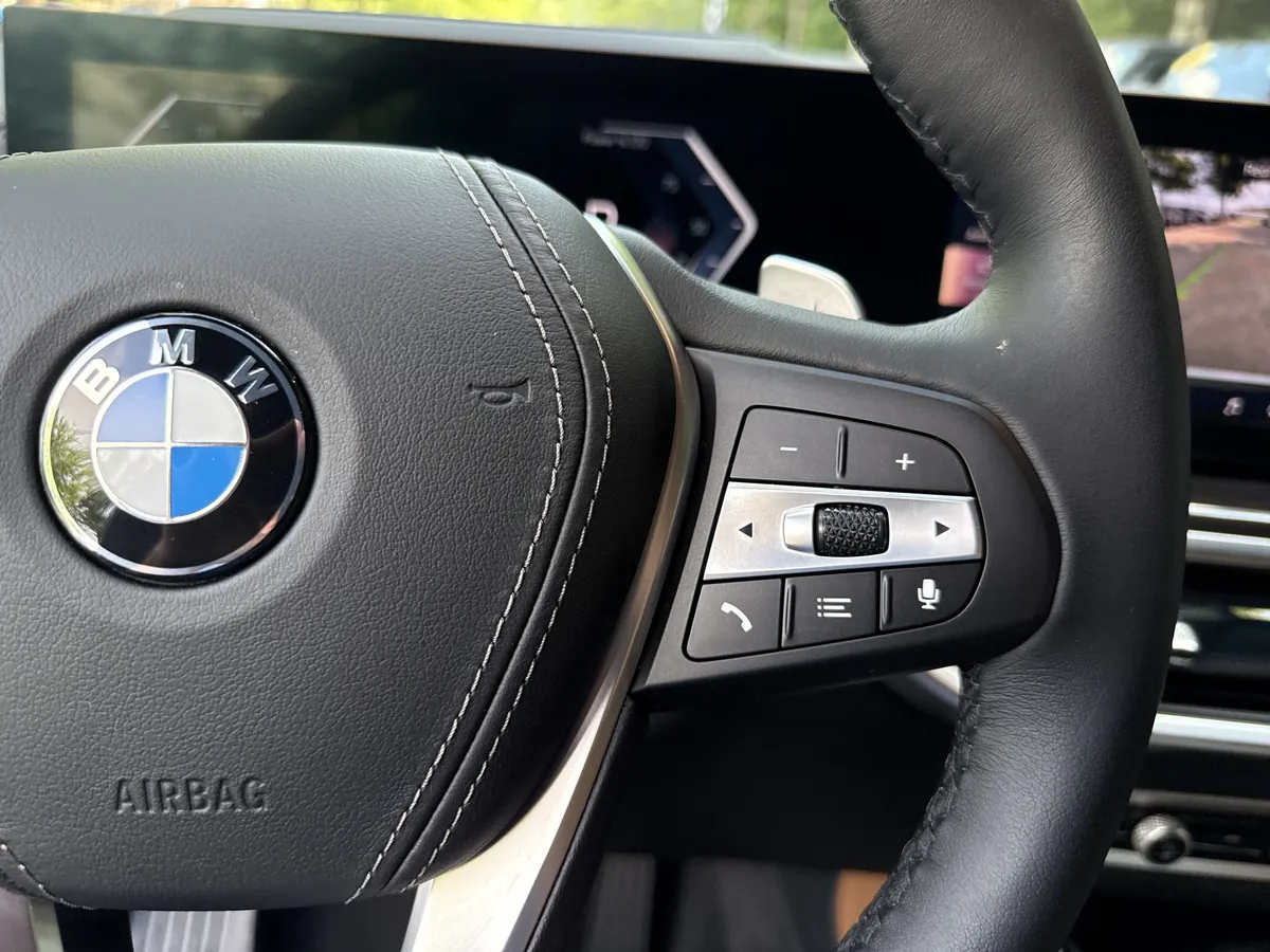 2025 BMW X5 xDrive40i thumbnail 25