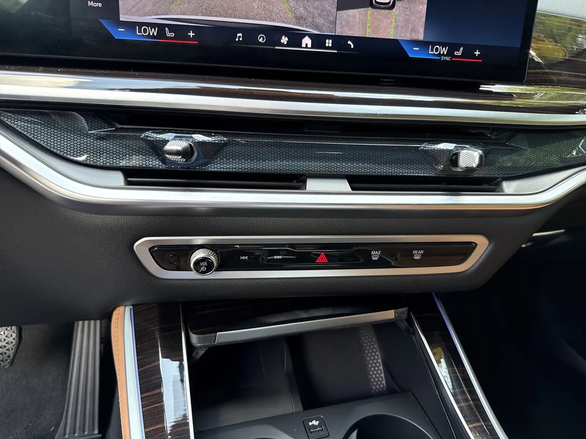 2025 BMW X5 xDrive40i thumbnail 28