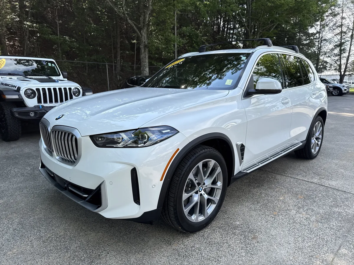 2025 BMW X5 xDrive40i thumbnail 3