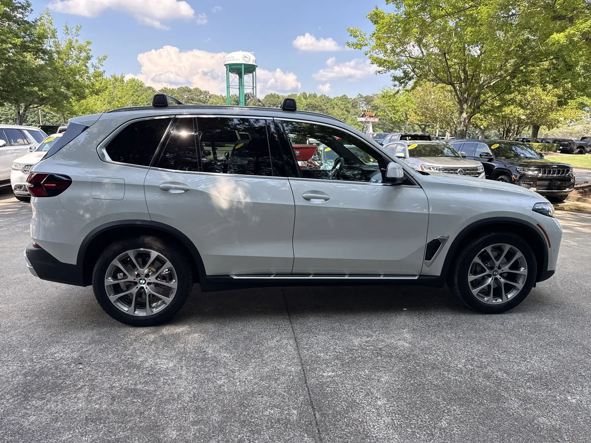 2025 BMW X5 xDrive40i thumbnail 8