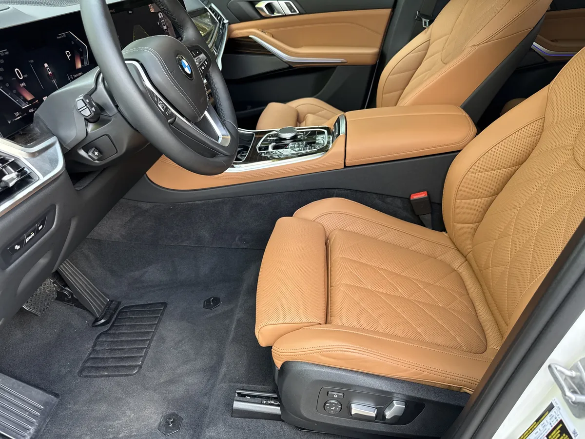 2025 BMW X5 xDrive40i thumbnail 9