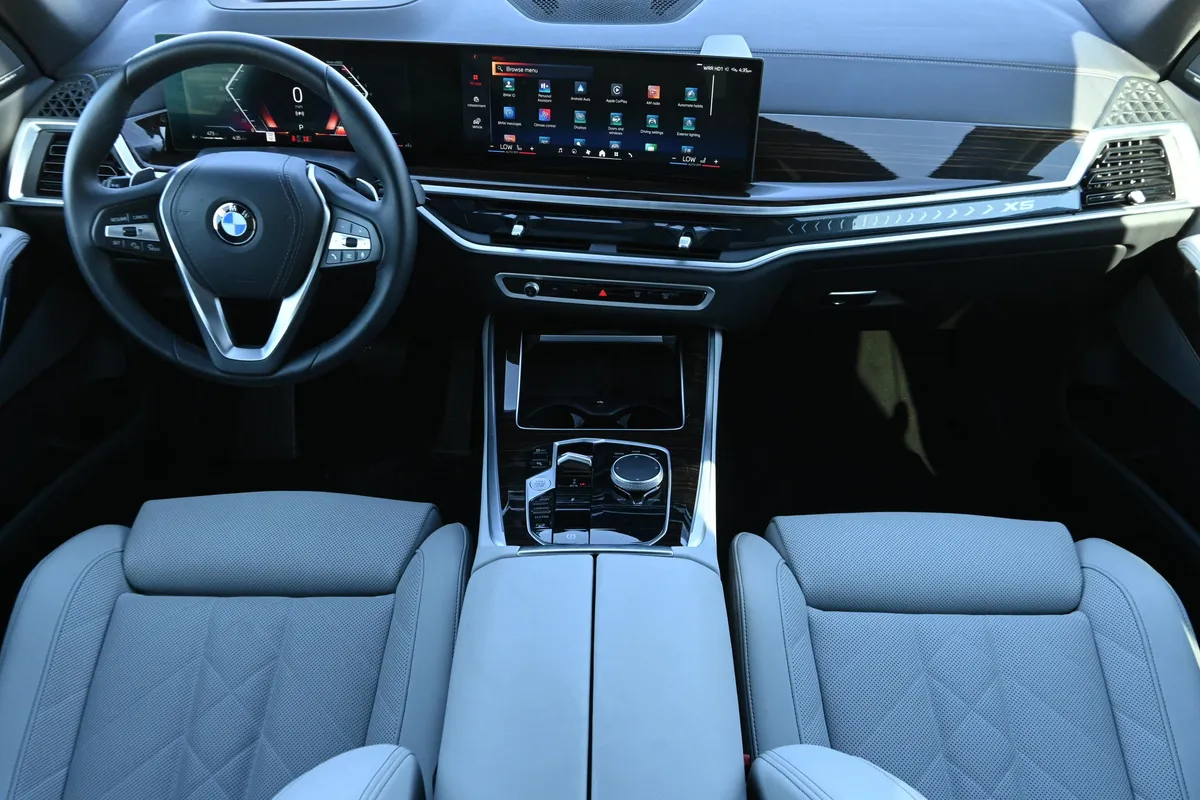 2025 BMW X5 xDrive40i thumbnail 12