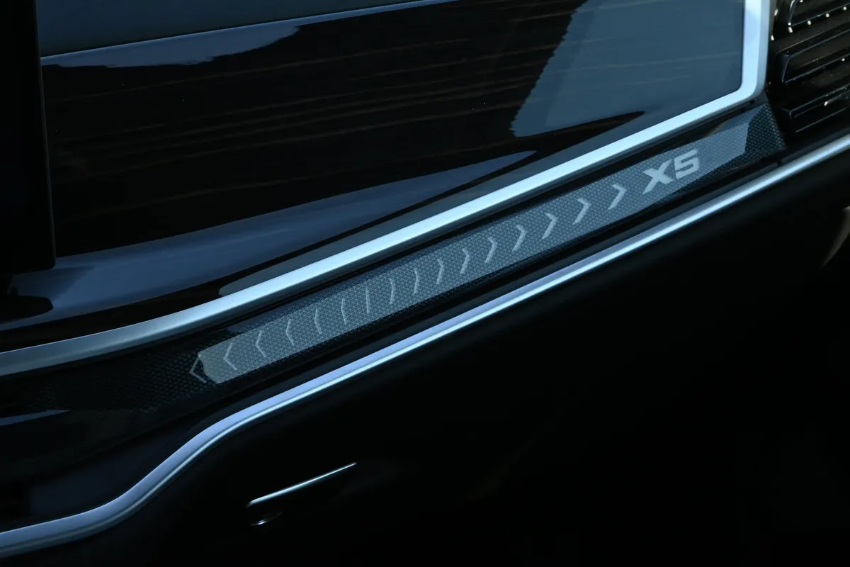 2025 BMW X5 xDrive40i thumbnail 24