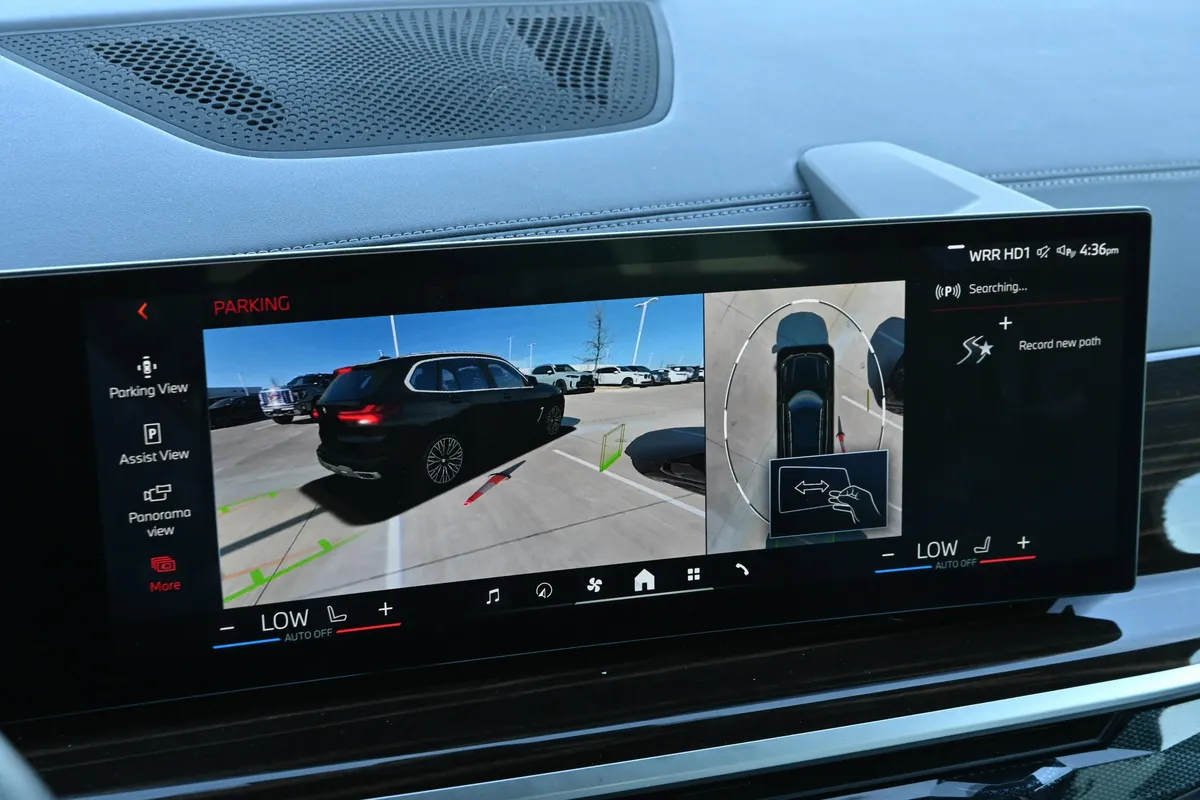 2025 BMW X5 xDrive40i thumbnail 29