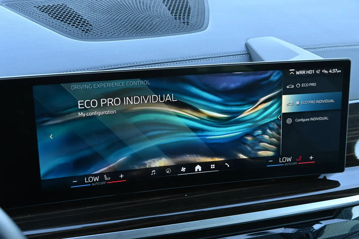 2025 BMW X5 xDrive40i thumbnail 32