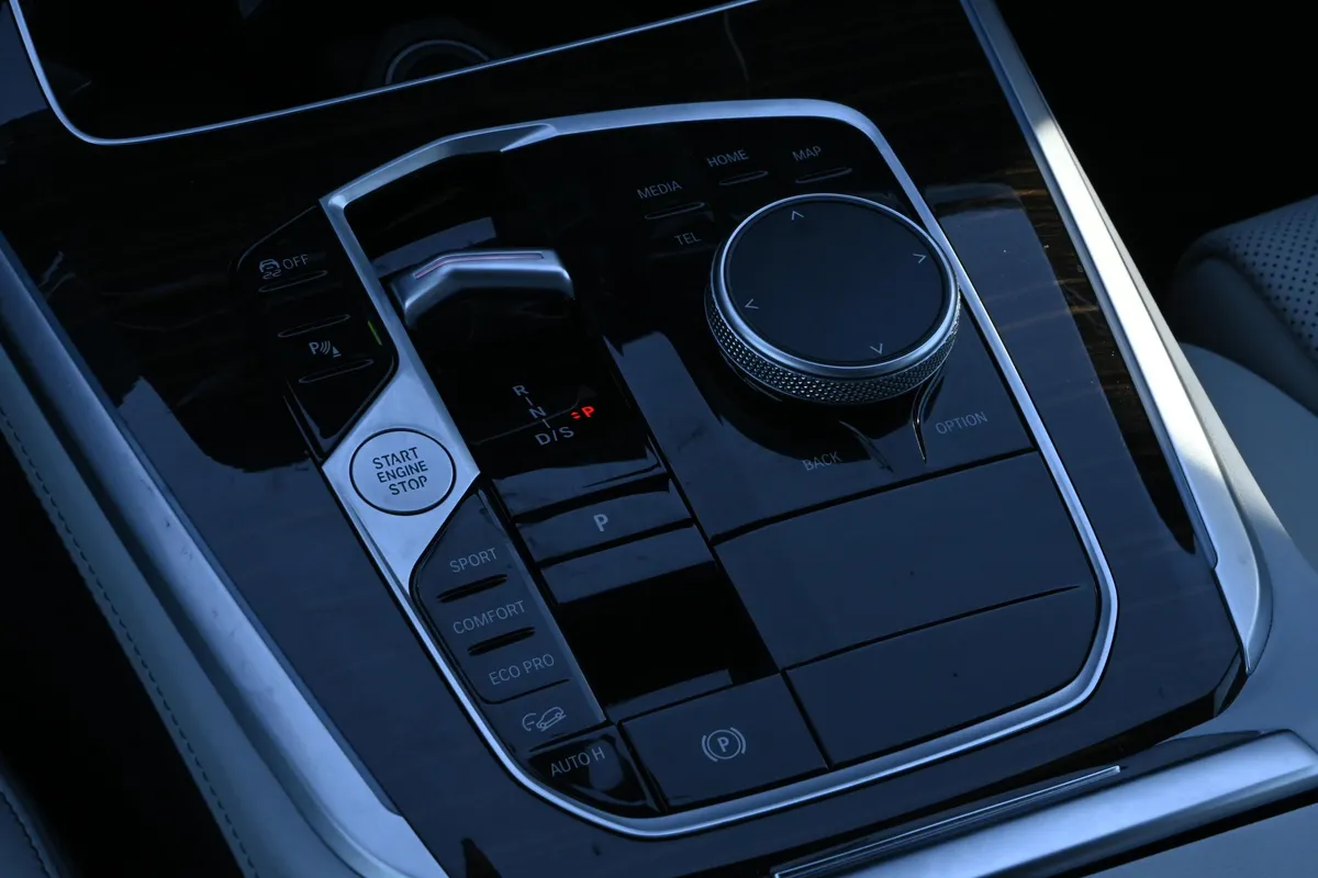 2025 BMW X5 xDrive40i thumbnail 33