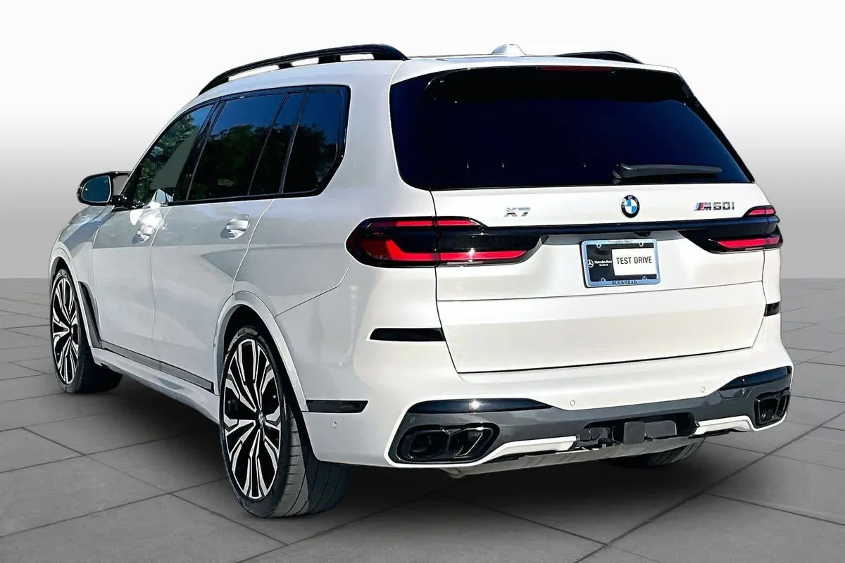2025 BMW X7 M60i M60i thumbnail 12