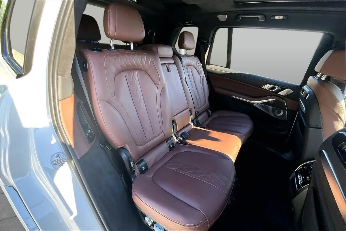2025 BMW X7 M60i M60i thumbnail 20