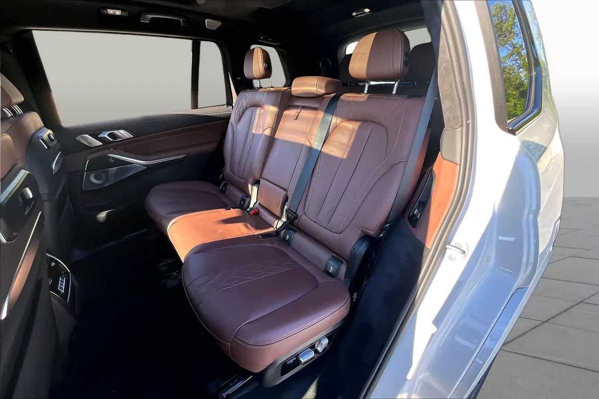 2025 BMW X7 M60i M60i thumbnail 21