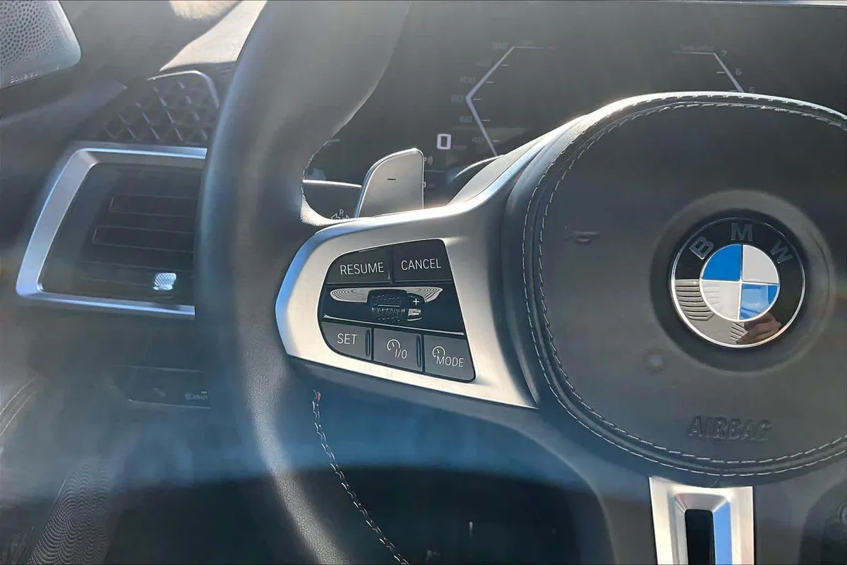 2025 BMW X7 M60i M60i thumbnail 24