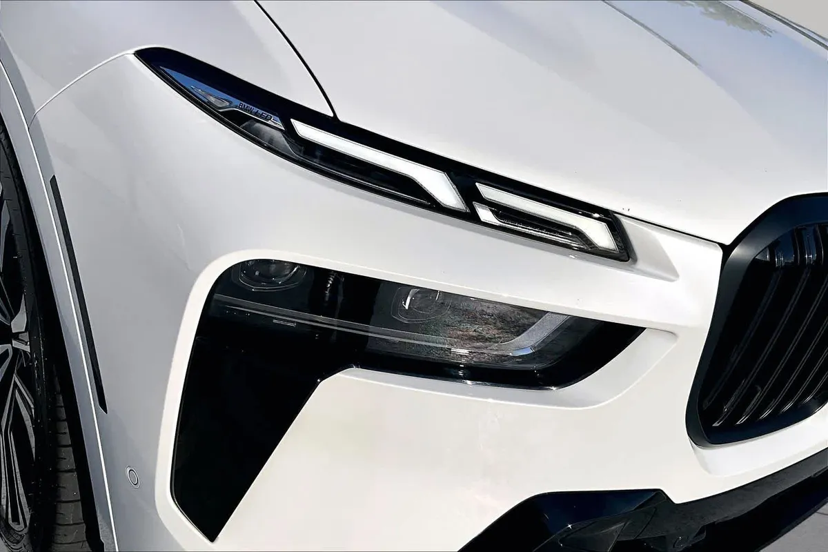 2025 BMW X7 M60i M60i thumbnail 28