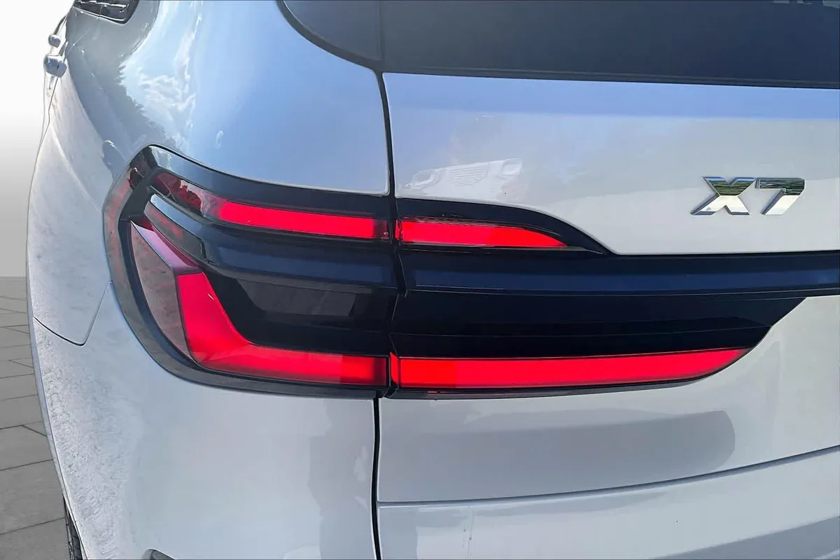 2025 BMW X7 M60i M60i thumbnail 29