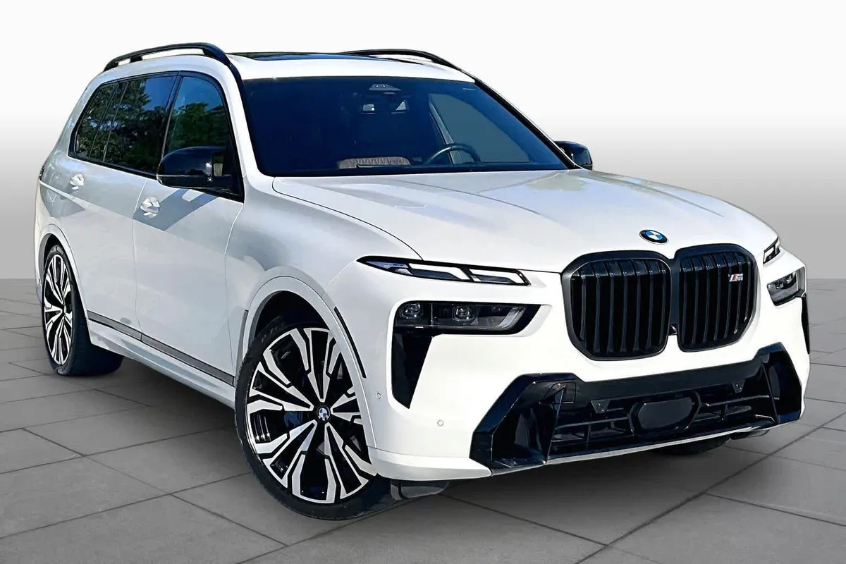 2025 BMW X7 M60i M60i thumbnail 3