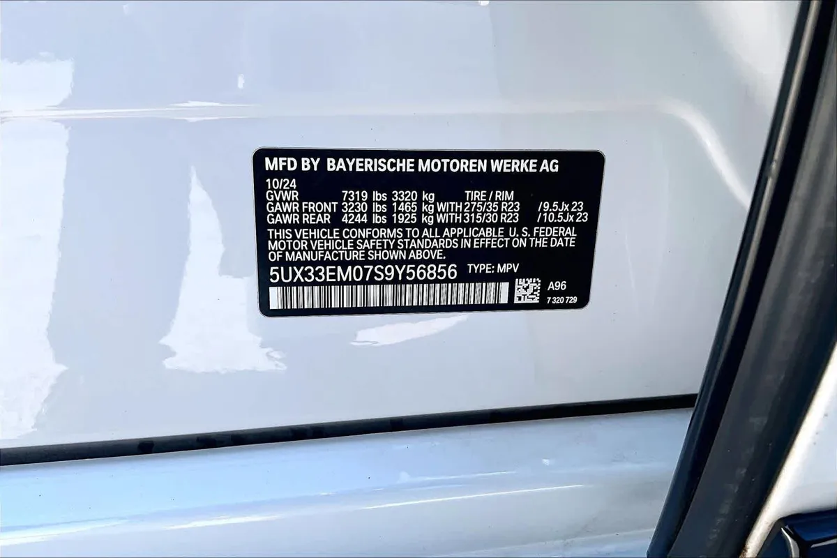 2025 BMW X7 M60i M60i thumbnail 32