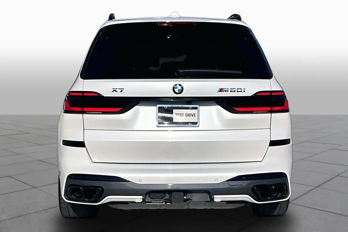 2025 BMW X7 M60i M60i thumbnail 5