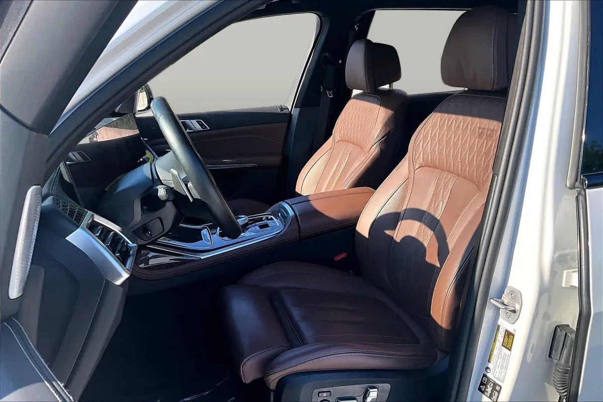 2025 BMW X7 M60i M60i thumbnail 8