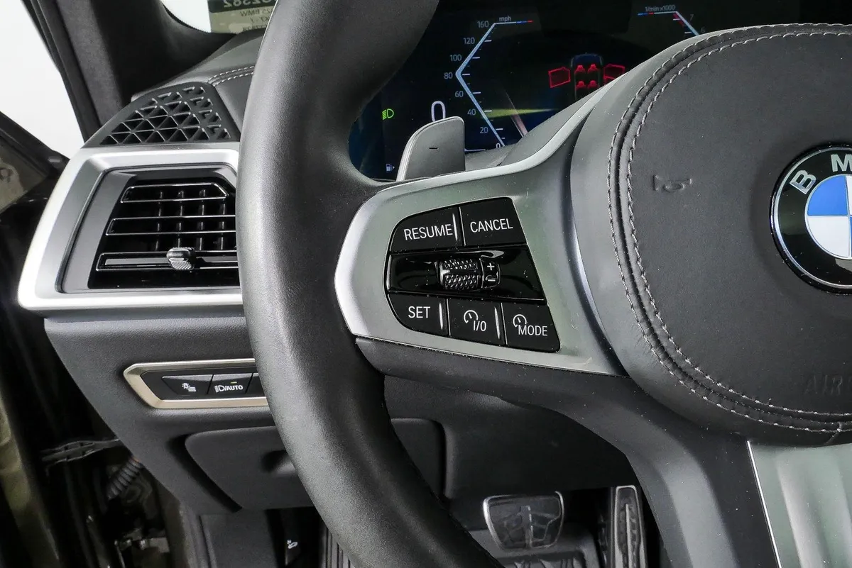 2025 BMW X7 xDrive40i thumbnail 10