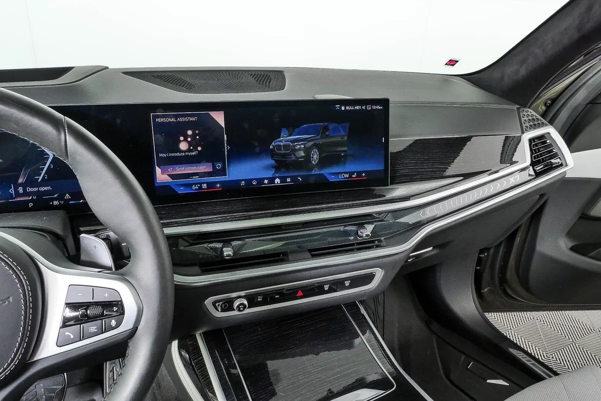 2025 BMW X7 xDrive40i thumbnail 13