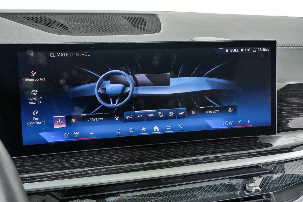 2025 BMW X7 xDrive40i thumbnail 17
