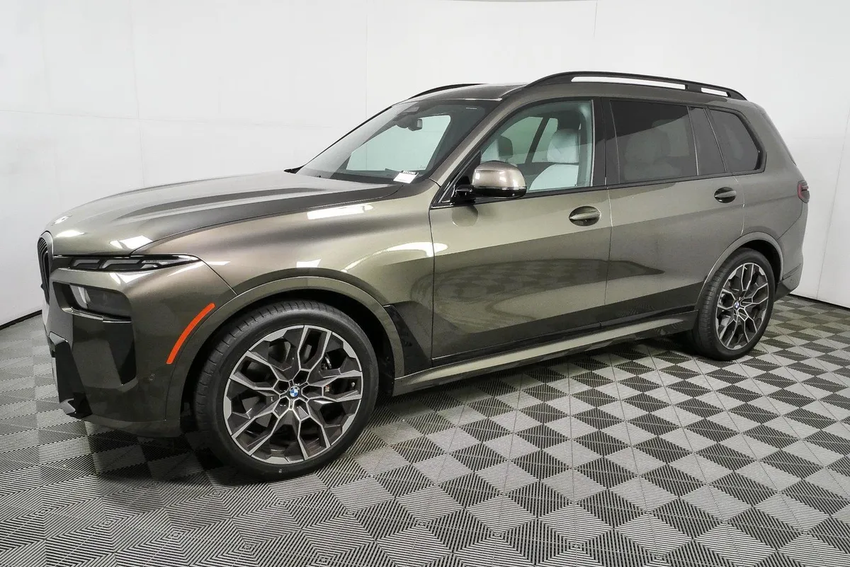 2025 BMW X7 xDrive40i thumbnail 29