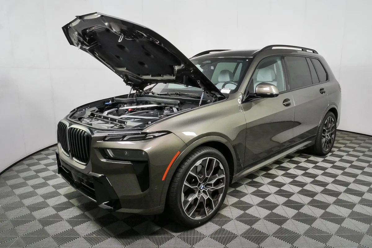 2025 BMW X7 xDrive40i thumbnail 36