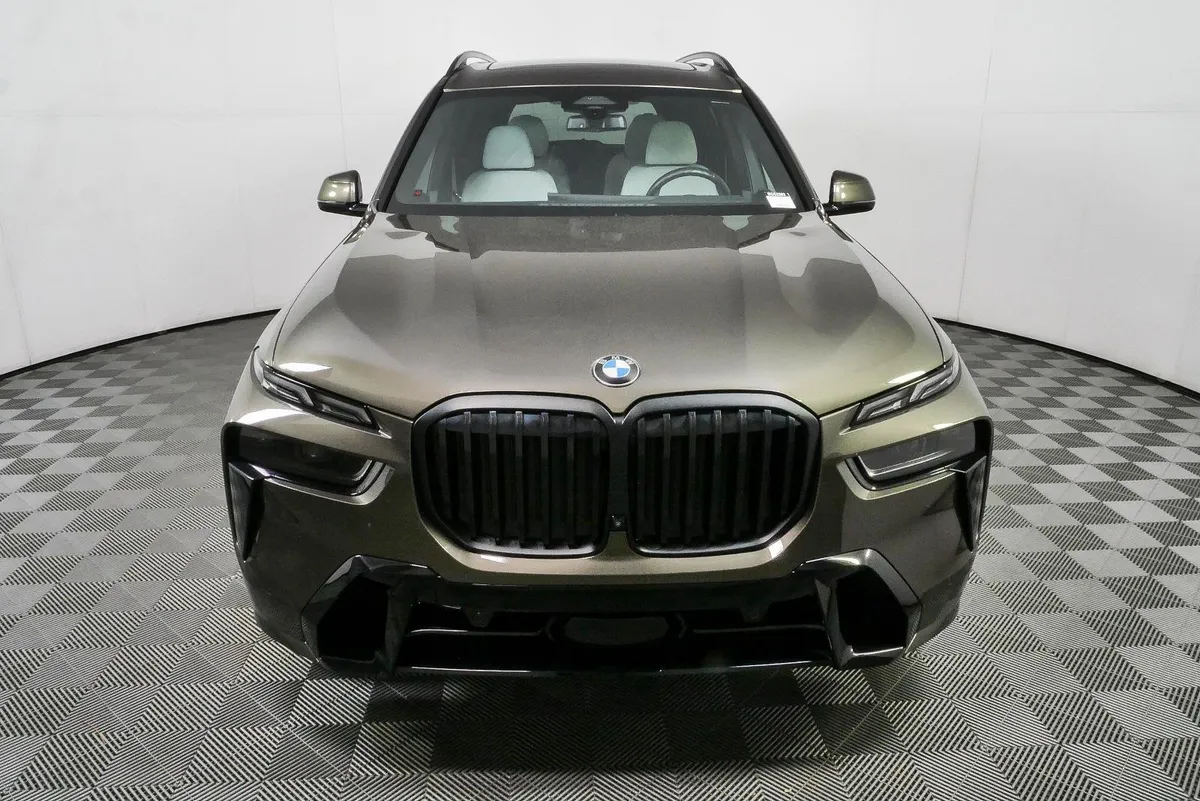 2025 BMW X7 xDrive40i thumbnail 38