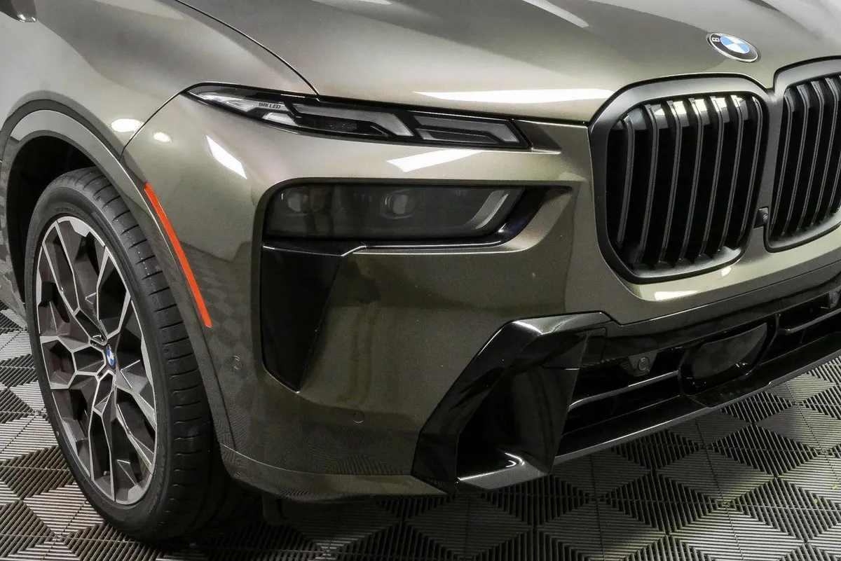 2025 BMW X7 xDrive40i thumbnail 40