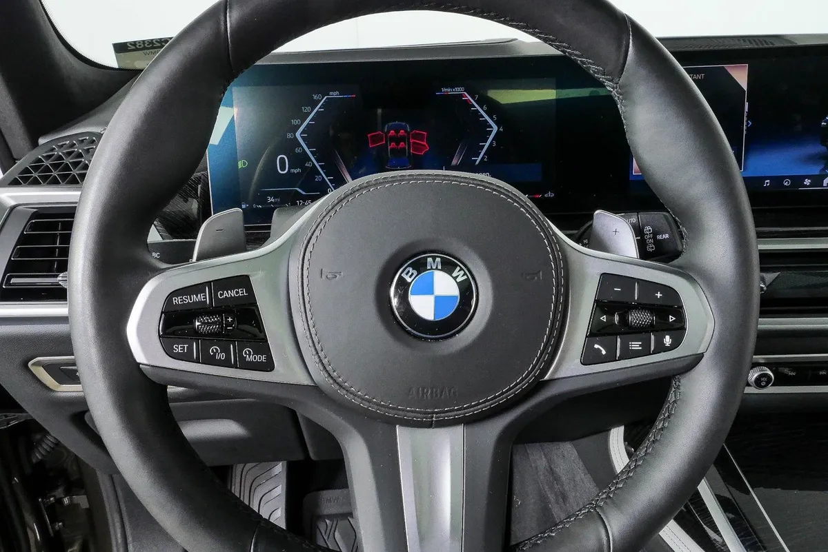 2025 BMW X7 xDrive40i thumbnail 9