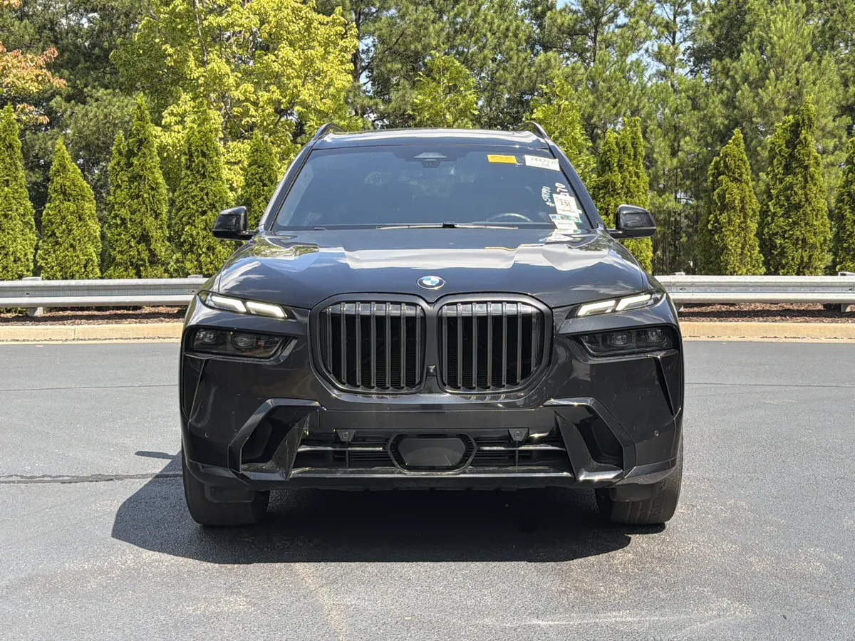2025 BMW X7 xDrive40i thumbnail 11