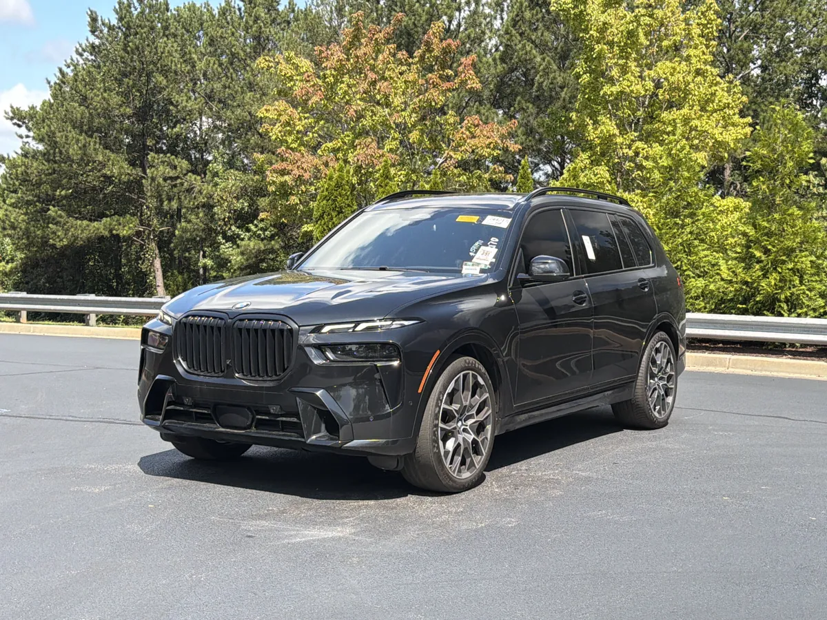 2025 BMW X7 xDrive40i thumbnail 12