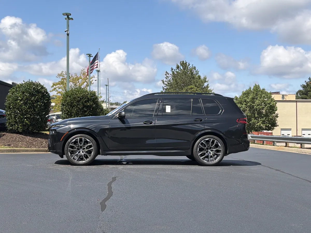 2025 BMW X7 xDrive40i thumbnail 13