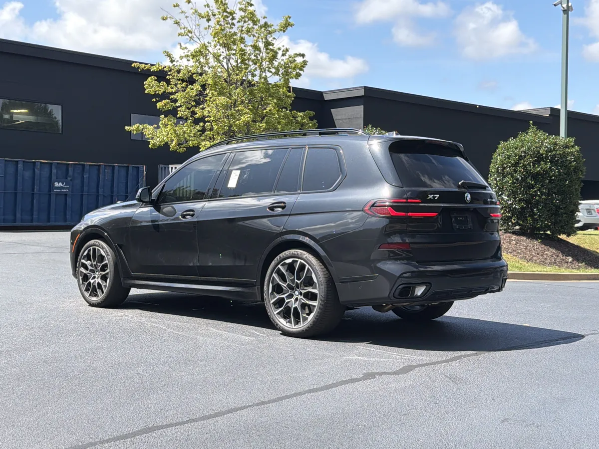 2025 BMW X7 xDrive40i thumbnail 14