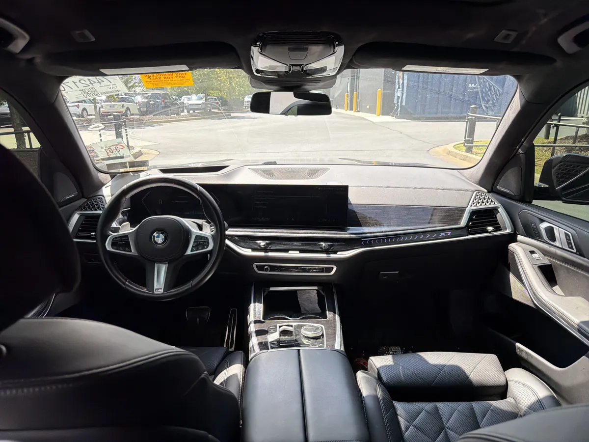 2025 BMW X7 xDrive40i thumbnail 16