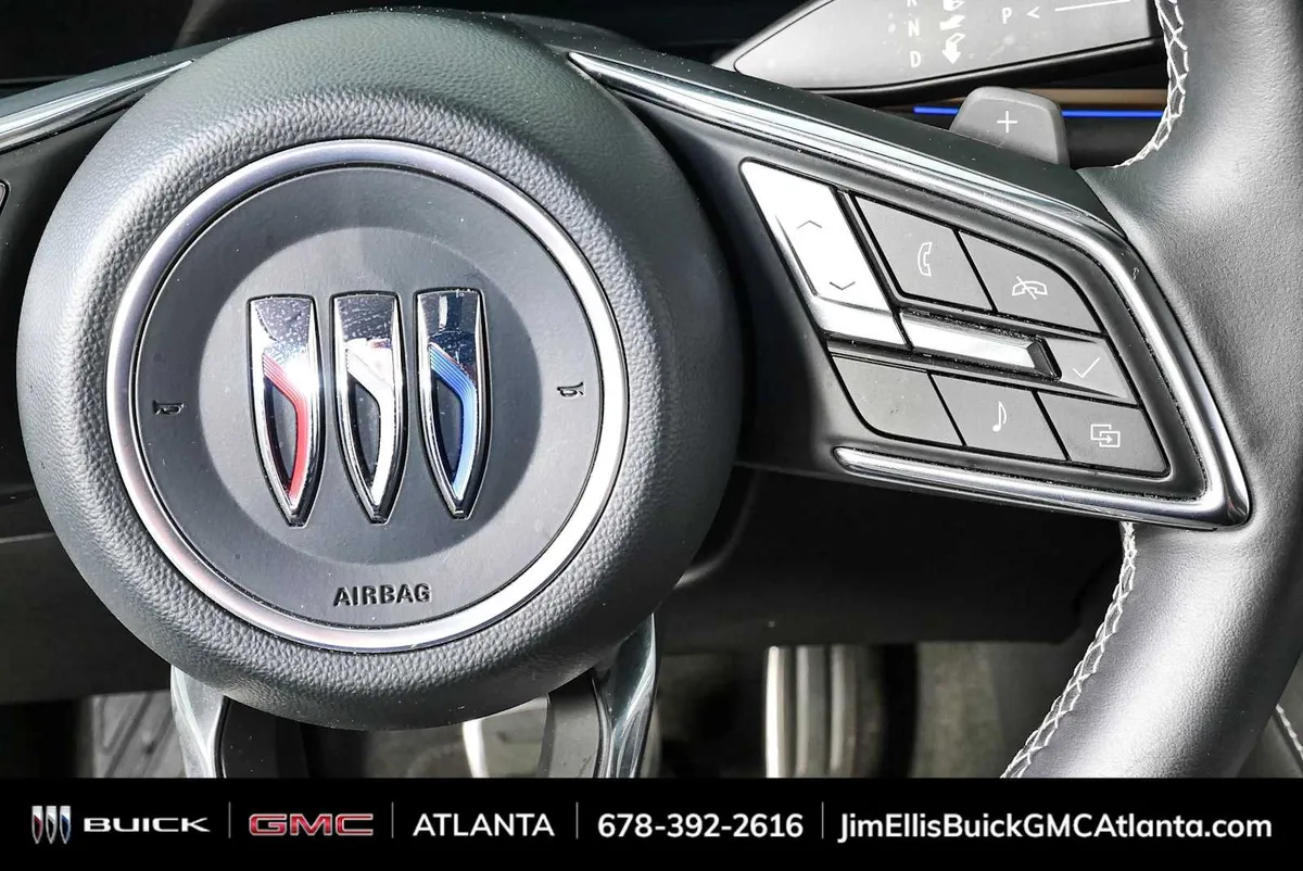 2025 Buick Envision Sport Touring thumbnail 11