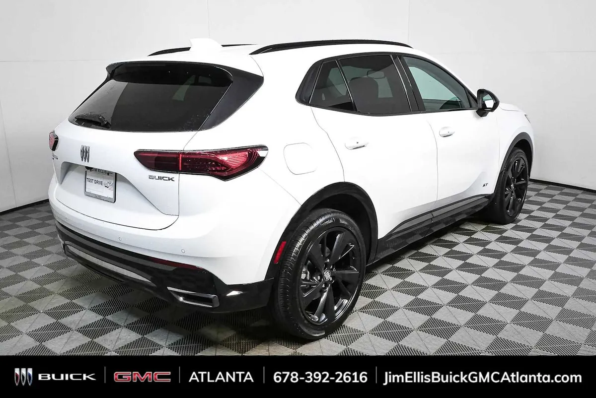 2025 Buick Envision Sport Touring thumbnail 3