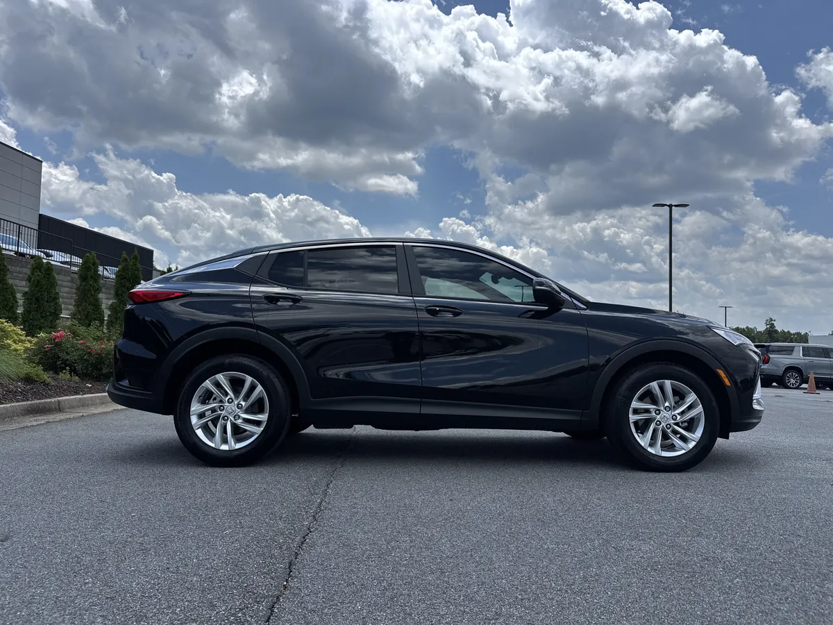 2025 Buick Envista Preferred thumbnail 10