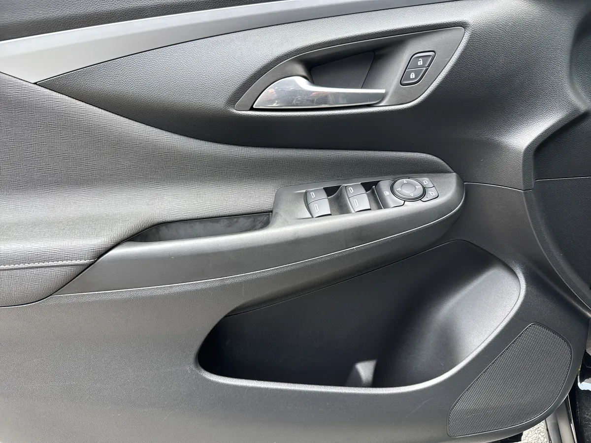 2025 Buick Envista Preferred thumbnail 13