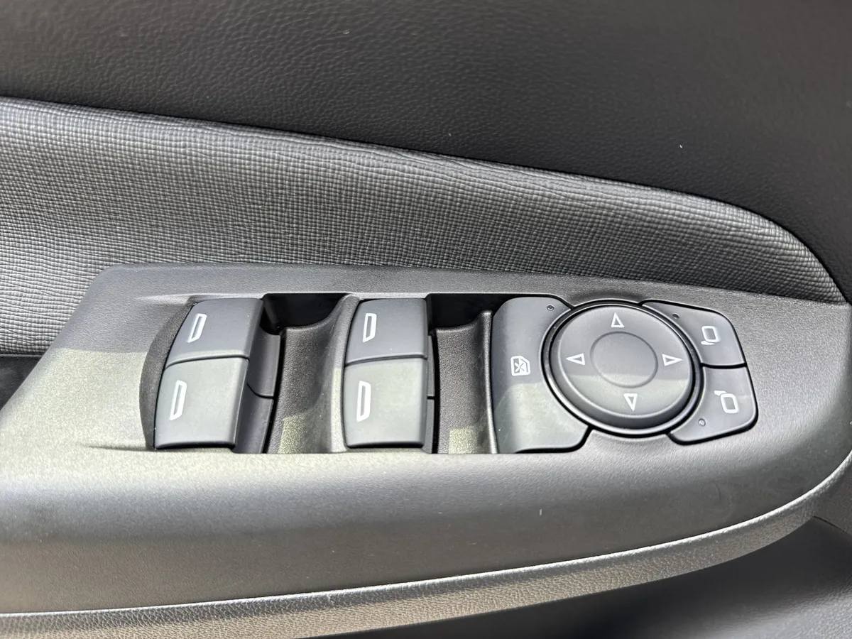 2025 Buick Envista Preferred thumbnail 14