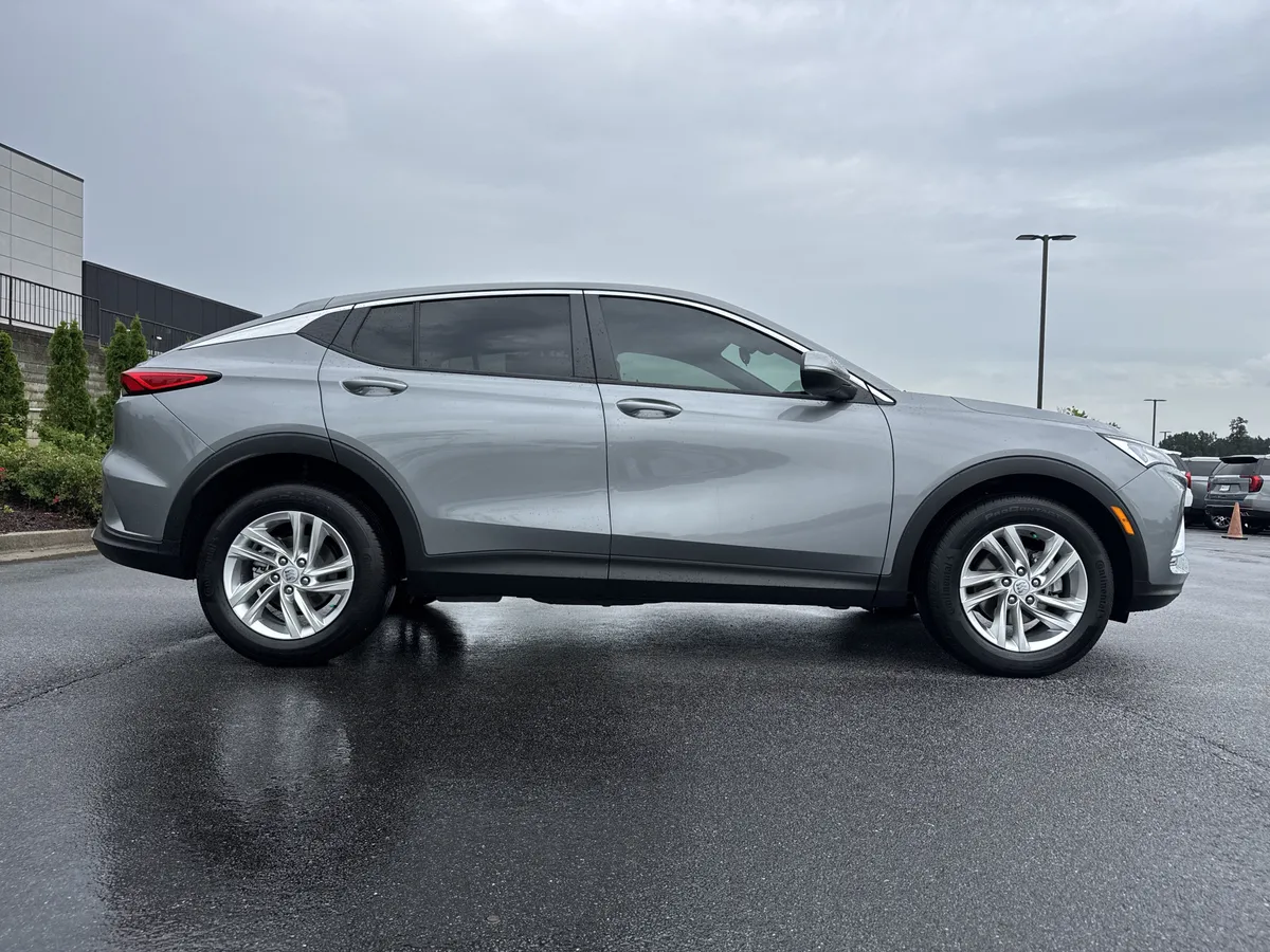 2025 Buick Envista Preferred thumbnail 10