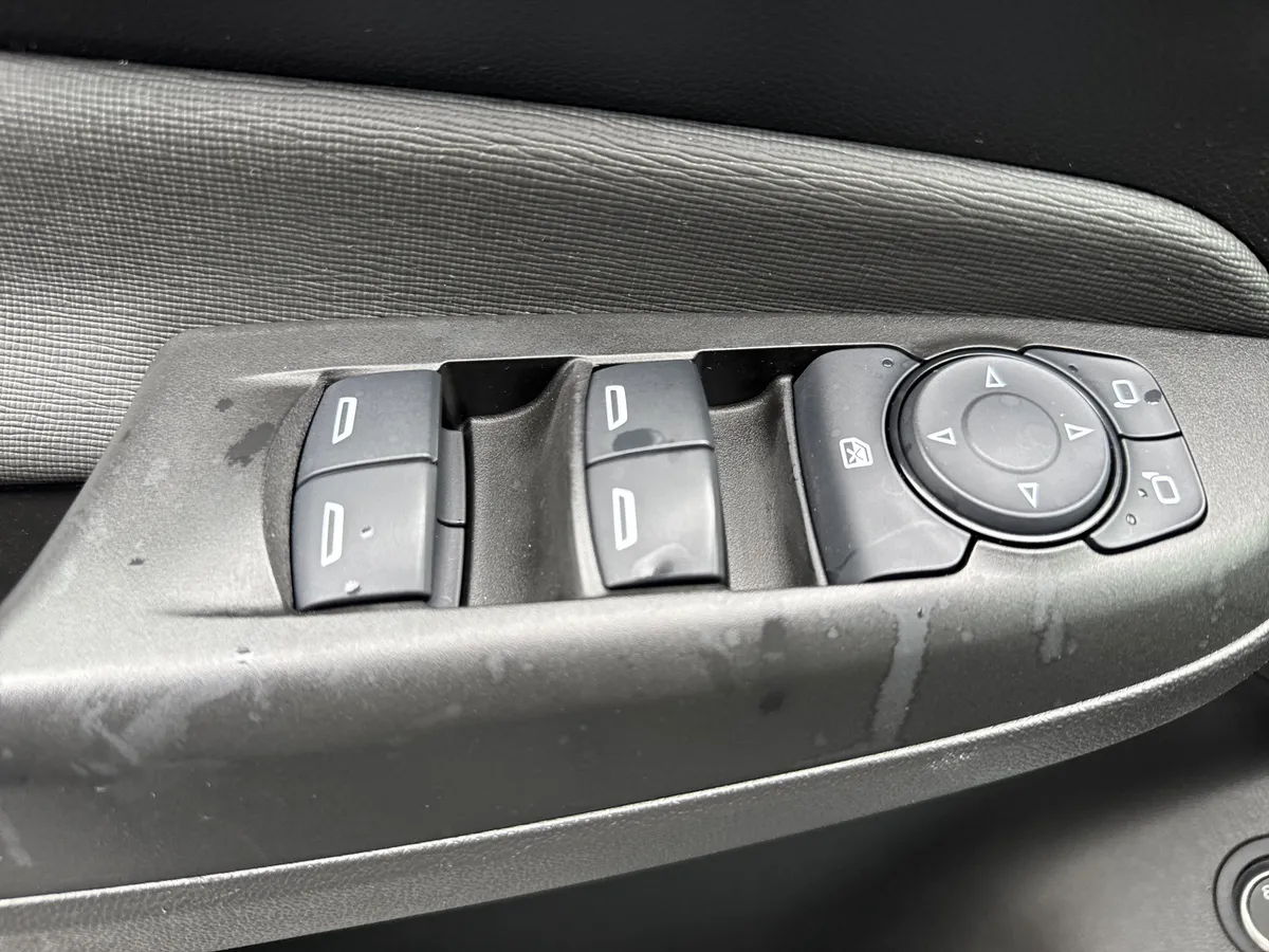 2025 Buick Envista Preferred thumbnail 14