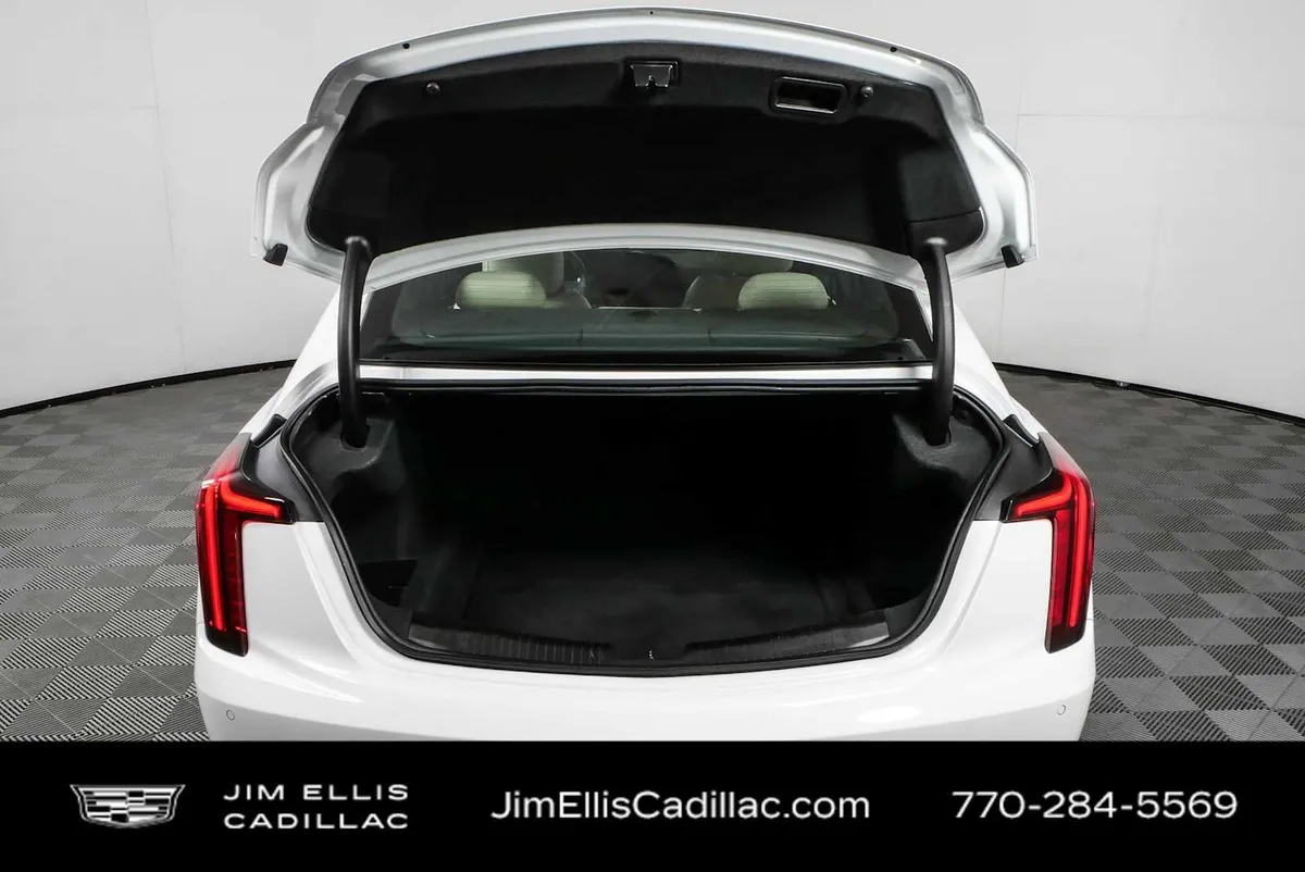 2025 Cadillac CT5 Premium Luxury thumbnail 32