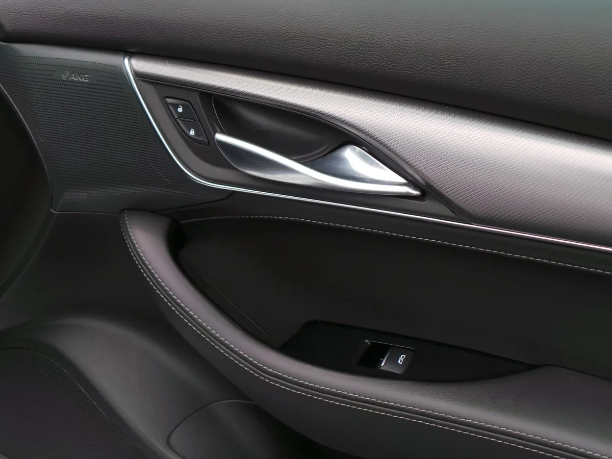 2025 CADILLAC CT5 Premium Luxury thumbnail 40