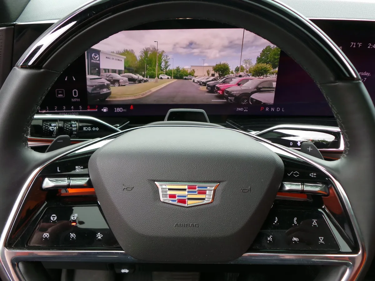 2025 CADILLAC Escalade 4WD Sport thumbnail 13